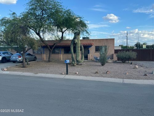 4431 W Placita Rebecca, Tucson, AZ, 85741-1833 | Card Image