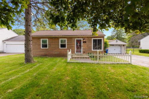 2347 Pauline Dr, Waterford Twp, MI, 48329-3761 | Card Image