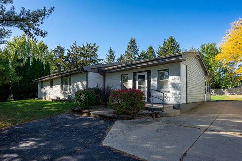 7001 Maple St, Marengo, IL, 60152-9491 | Card Image