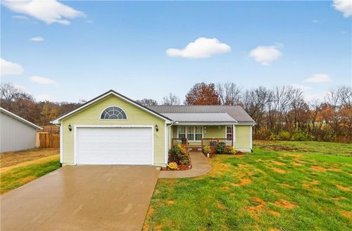 607 W Haven Dr, Richmond, MO, 64085-2010 | Card Image