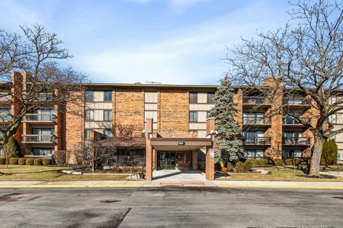 apt-207-77 Lake Hinsdale Dr, Willowbrook, IL, 60527-2229 | Card Image