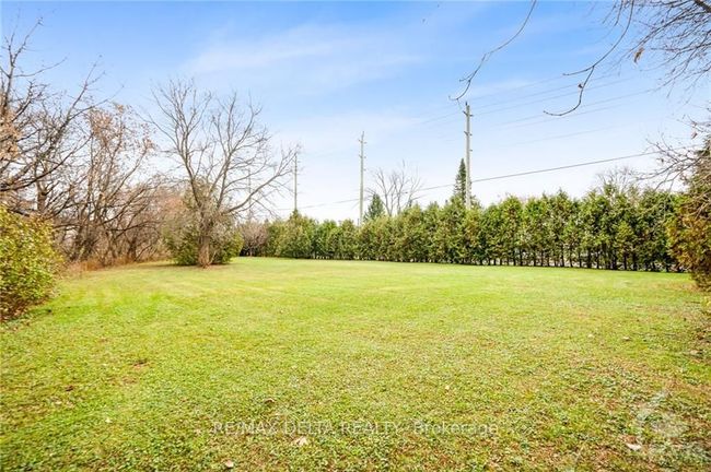1015 Labrosse St, House other with 5 bedrooms, 2 bathrooms and 8 parking in Saint Eugene ON | Image 7
