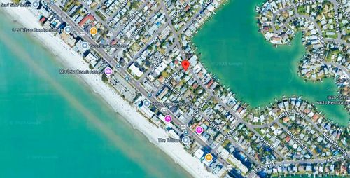 14268 N Bayshore Dr, MADEIRA BEACH, FL, 33708-2233 | Card Image