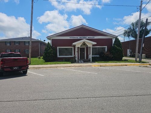 303 S 2nd Ave W, Newton, IA, 50208-3712 | Card Image