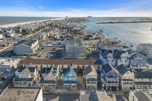 6 Center St, Sea Bright, NJ, 07760-2211 | Card Image