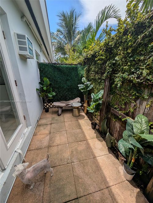apt-2-1004 N 16th Ave, Hollywood, FL, 33020-3789 | Card Image