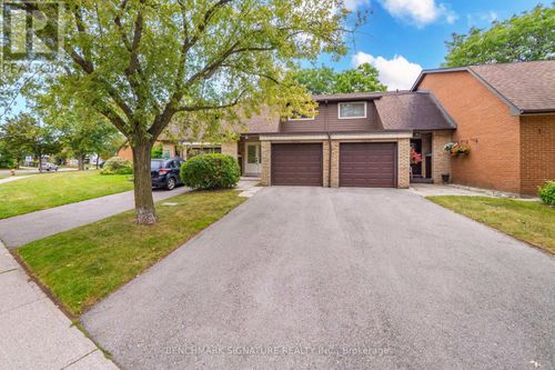 11-5292 Pinedale Ave, Burlington, ON, L7L3V8 | Card Image