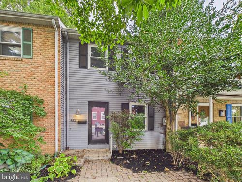 623 E Walnut St, LANCASTER, PA, 17602-2432 | Card Image