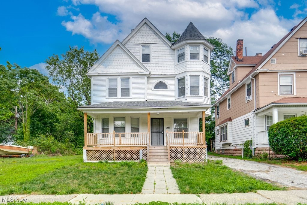 Rozelle Ave, East Cleveland, OH 44112