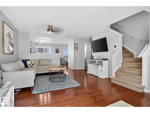 2051 Towne Centre Blvd Nw, Edmonton, AB, T6R0G8 | Card Image
