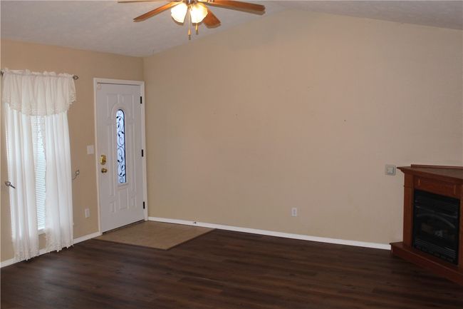 UNIT-5 - 1615 N Spring Rd, Condo with 3 bedrooms, 2 bathrooms and null parking in Harrison AR | Image 4