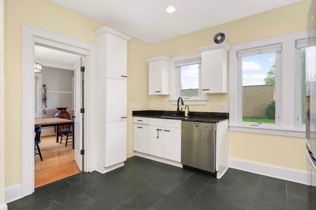 Kitchen | Image 11