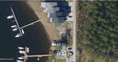 236 Blackwell Point Loop Rd, Oriental, NC, 28571-9719 | Card Image