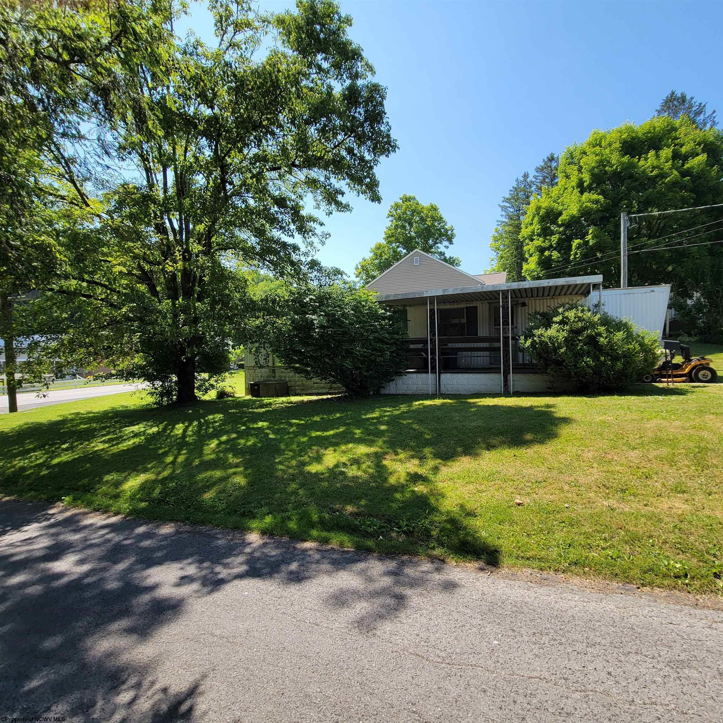 Clay St, Grafton, WV 26354