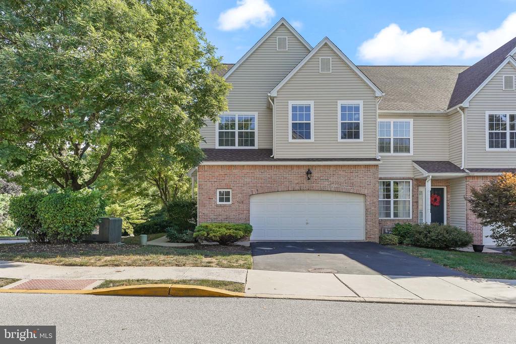 Liberty Cir, West Grove, PA 19390