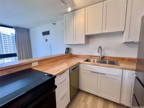 i1801-300 Wai Nani Way, Honolulu, HI, 96815-3983 | Card Image