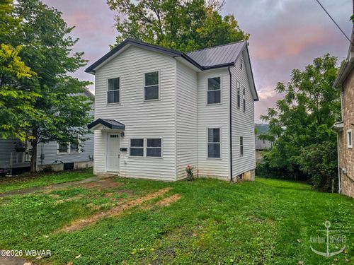 32 N Jones St, Lock Haven, PA, 17745-1922 | Card Image