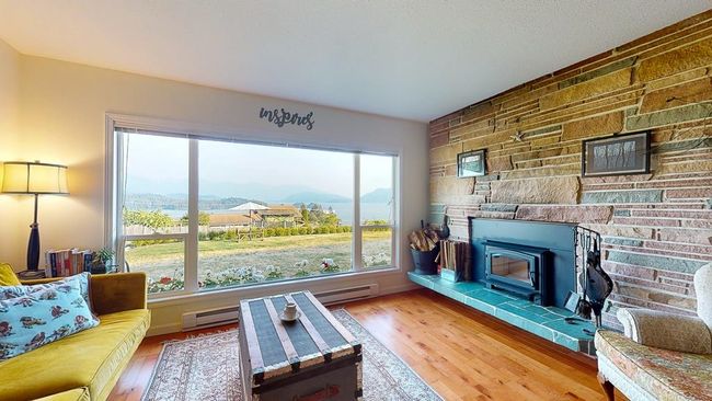 1516 Thompson Road, House other with 3 bedrooms, 2 bathrooms and 4 parking in Gibsons BC | Image 9