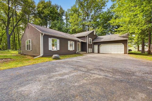 N3087 Woodland Road, Peshtigo, WI, 54143 | Card Image