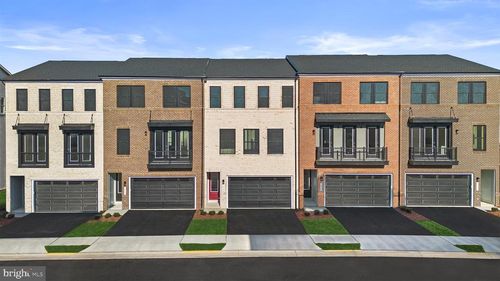 taryn-24-f2-1 Aviation Place, HERNDON, VA, 20171 | Card Image