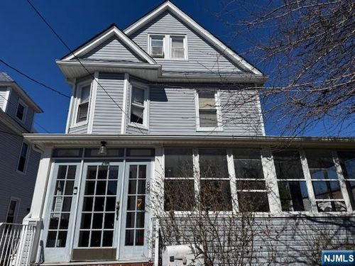 88 Edwin St, Ridgefield Park, NJ, 07660-1108 | Card Image