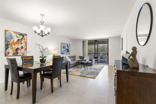 apt-220-1000 Colony Point Cir, Pembroke Pines, FL, 33026-2931 | Card Image