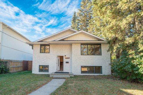 5338 43 Ave, Red Deer, AB, T4N3E4 | Card Image