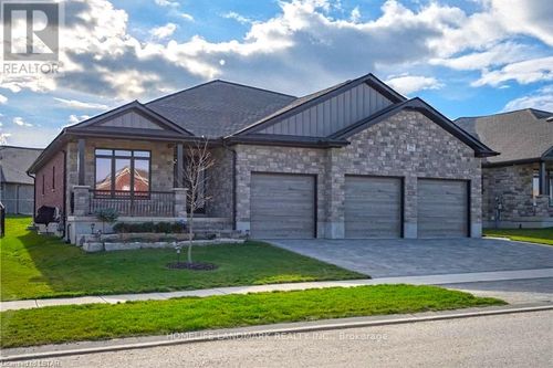 127 Robin Ridge Dr, Belmont, ON, N0L1B0 | Card Image