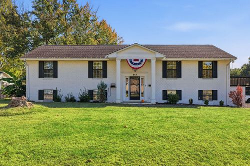 813 Guthrie Dr, Murray, KY, 42071-3046 | Card Image