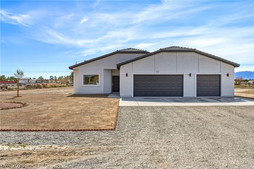 711 W Leffner Dr, Pahrump, NV, 89060-2593 | Card Image