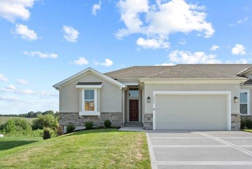 5018 146th St, Basehor, KS, 66007-5000 | Card Image