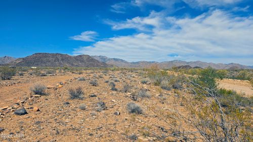 208-21-374 Lorton Dr, Yucca, AZ, 86438 | Card Image