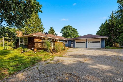 7043 W 200 North Road, Andrews, IN, 46702-9433 | Card Image