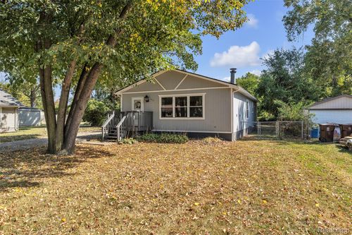 4419 Grace Ave, Wayne, MI, 48184-1584 | Card Image