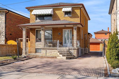 40 Chiswick Ave, North York, ON, M6M4T9 | Card Image