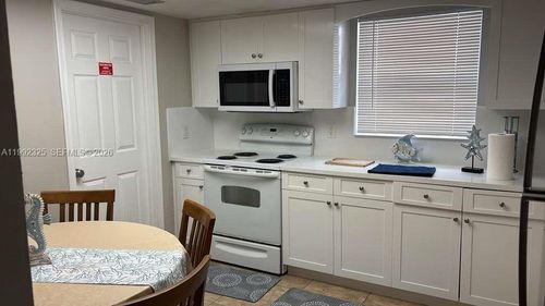 apt-2-1120 Ne 24th Ave, Pompano Beach, FL, 33062-4188 | Card Image