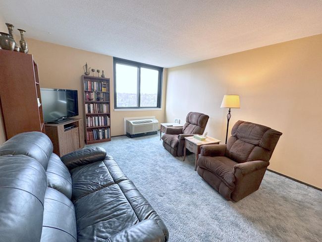 Living Room | Image 8