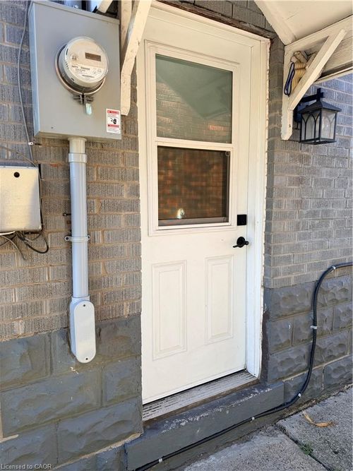 lower-411 Paling Ave, Hamilton, ON, L8H5K3 | Card Image