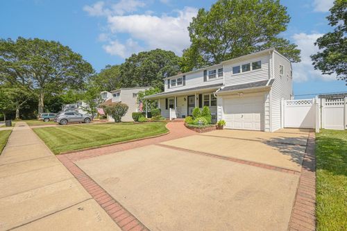 3873 Beechwood Pl, Seaford, NY, 11783-2023 | Card Image
