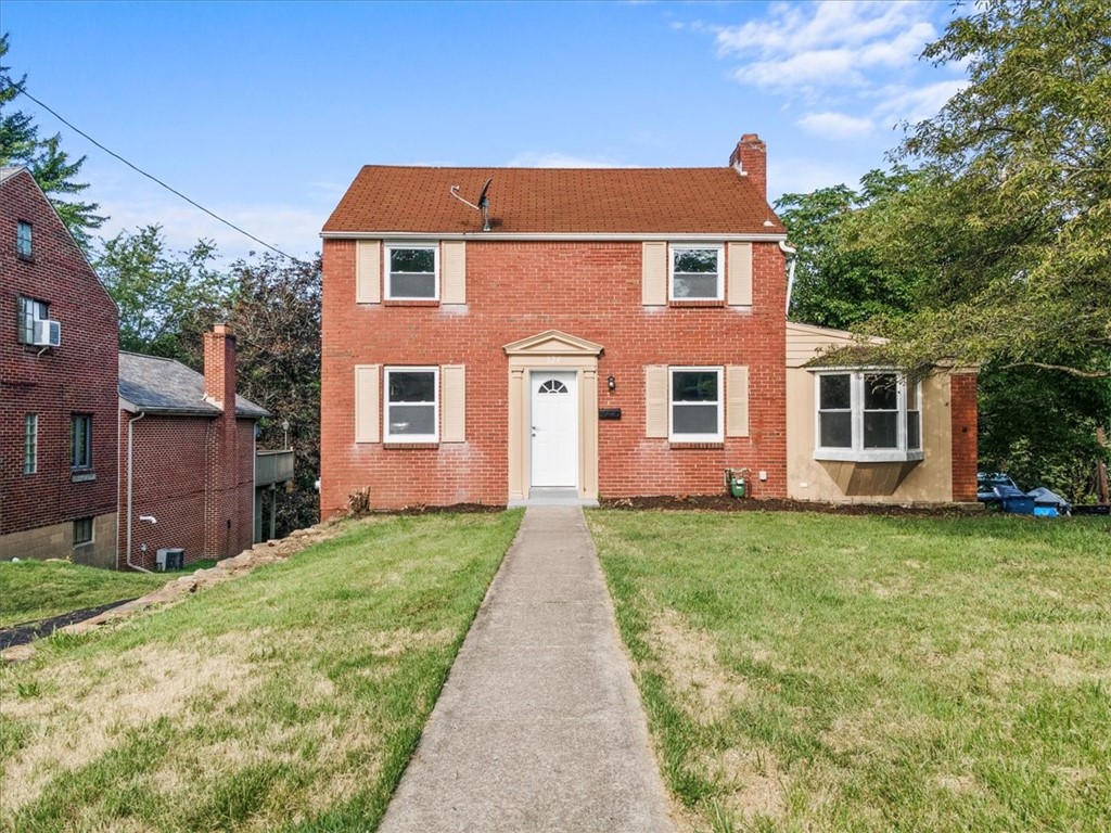 Iris Dr, Pittsburgh, PA 15235