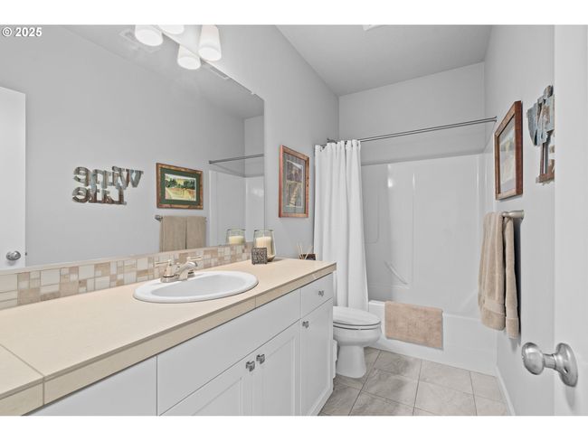 1010 Nw 1 St St, House other with 4 bedrooms, 3 bathrooms and 2 parking in Dundee OR | Image 12