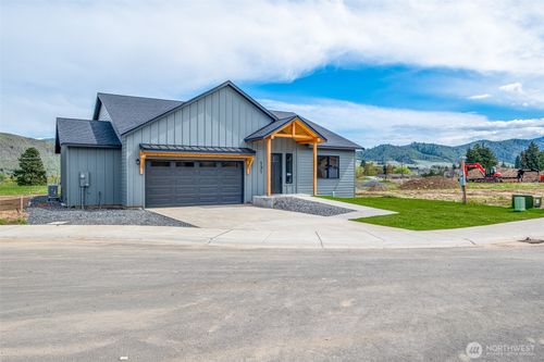 131 Fruitful Place, Cashmere, WA, 98815 | Card Image