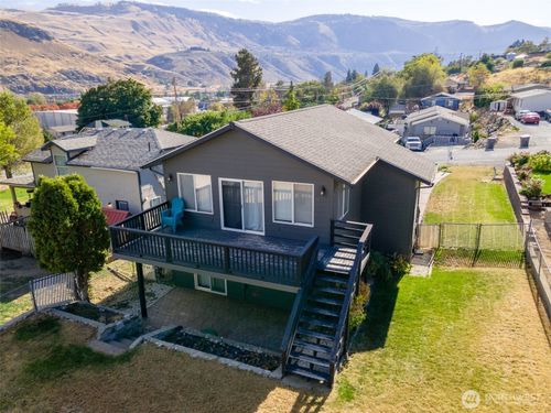 260 Chestnut St, Chelan Falls, WA, 98817-5808 | Card Image