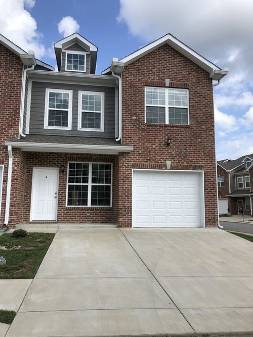1305 Villa Cir, Lebanon, TN, 37090-6547 | Card Image