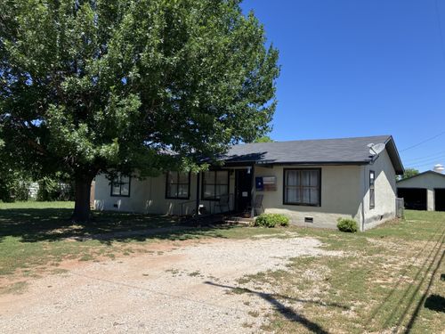 110 W Miller St, Seymour, TX, 76380-2543 | Card Image