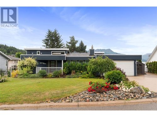 1330 50 Ave Ne, Salmon Arm, BC, V1E3N1 | Card Image