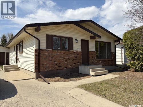 111 Stechishin Cres, Saskatoon, SK, S7K5P5 | Card Image