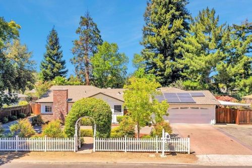 667 La Cuesta Dr, Los Altos, CA, 94024 | Card Image