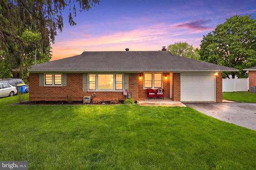 332 Donna Ln, YORK, PA, 17403-4832 | Card Image