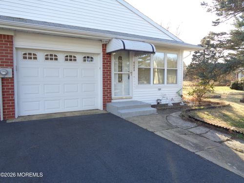 608 B Willow Ln, Whiting, NJ, 08759-3767 | Card Image